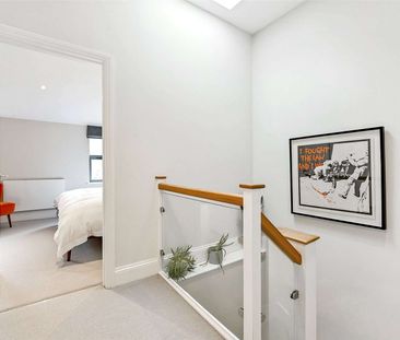 Stunning 3-Bedroom Townhouse in the Heart of Clifton Village - Photo 3