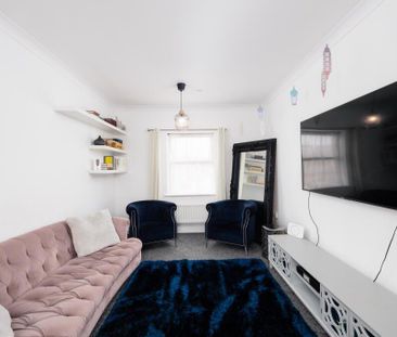 6 bedroom semi-detached house to rent - Photo 2