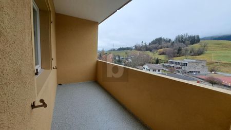 PRIX EXCEPTIONNEL ! RÉNOVÉ AVEC VUE DÉGAGÉE - Foto 3