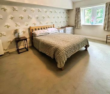 2 bedroom end of terrace house to rent - Photo 4