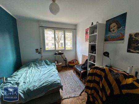 Location Appartement 4 pièces 75m² ANGERS 49000 - Photo 2