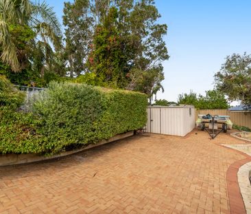 A family-friendly home with a backyard made for entertaining - Photo 5