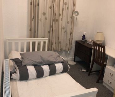 Room in a Shared House, Warwards Lane, B29 - Photo 2