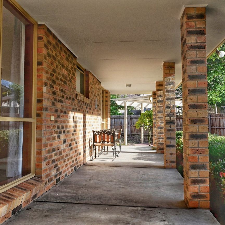 SPACIOUS FAMILY LIVING NEAR TOP SCHOOLS AND AMENITIES - Photo 1