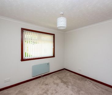 2 bedroom semi-detached bungalow to rent - Photo 2