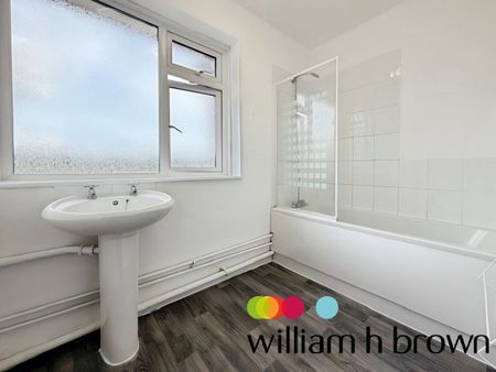 St Lukes Close, Colchester - Photo 5