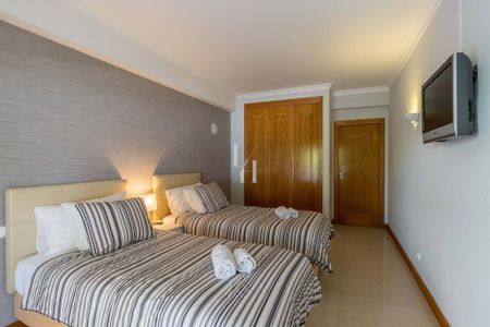 3 bedroom luxury Apartment for rent in Vilamoura, Portugal - Photo 2