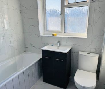 Plumer Road, High Wycombe - Photo 1