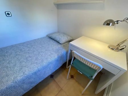 Calle del Puerto de Pajares, Madrid, Community of Madrid 28053 - Photo 4