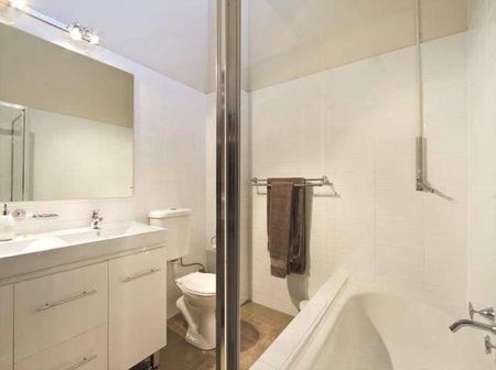 Perfect location- Don't miss out on making this home yours! - Photo 5