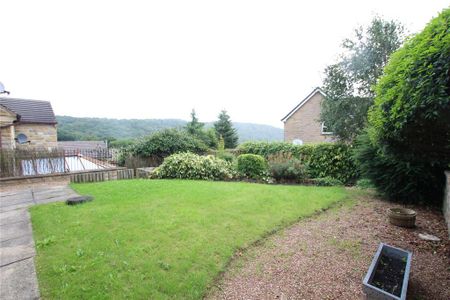 4 bedroom detached house to rent - Photo 4