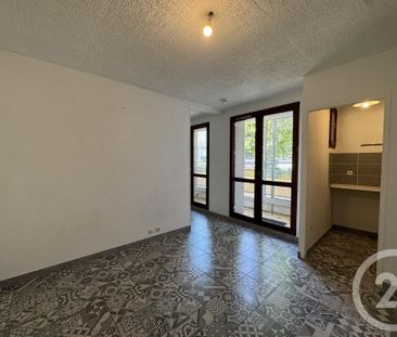 Location Appartement 2 pièces 32m² MARSEILLE 10ème - Photo 3