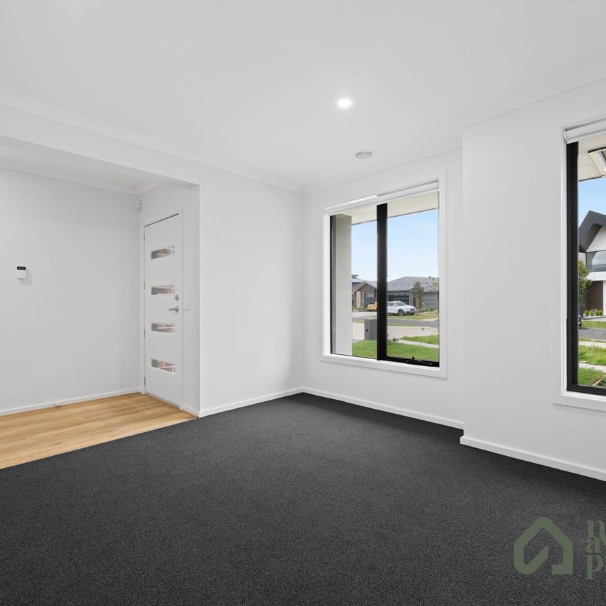 Stylish Family Living in a Prime Fraser Rise Location - Photo 1