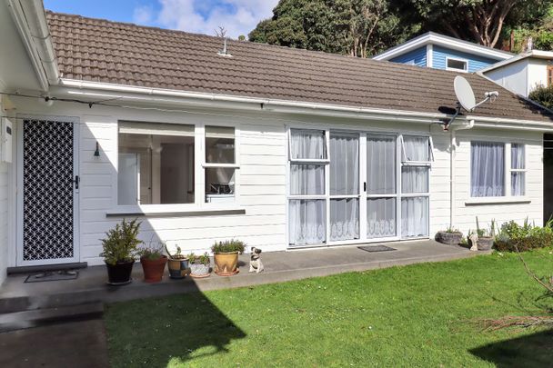 Beachside Living in Lyall Bay - Photo 1