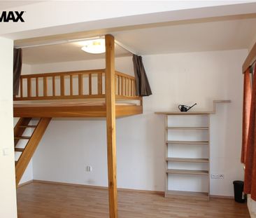 Pronájem bytu 1+kk v osobním vlastnictví 39 m², Černošice - Fotografie 2