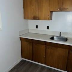 Nice unit in Central Location on West 10th - Photo 3