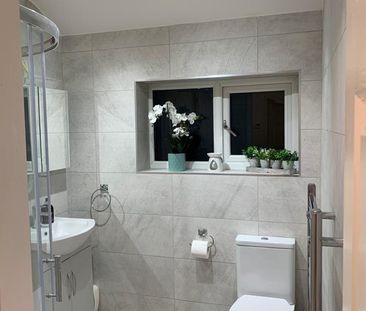 3 Bed Semi-Detached House, Brookhill Avenue, LS17 - Photo 6