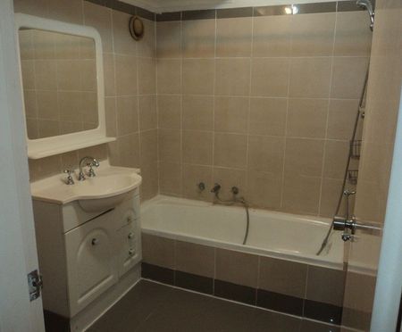 RARE 2 BEDROOM UNIT WITH COURTYARD - Photo 5