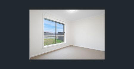 BRAND NEW MODERN FAMILY HOME - Photo 5