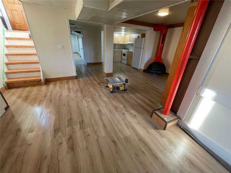 For Lease - 102 Billington Crescent, Toronto, Ontario - Photo 4