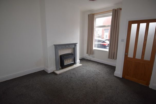 To Let 2 Bed End Terraced House - Photo 1