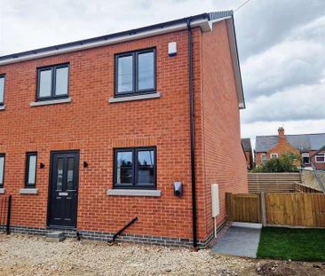 Coronation Street, Balderton, NG24 - Photo 1