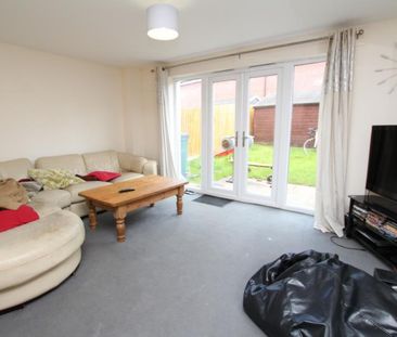 1 bedroom in a house share to rent - Photo 1