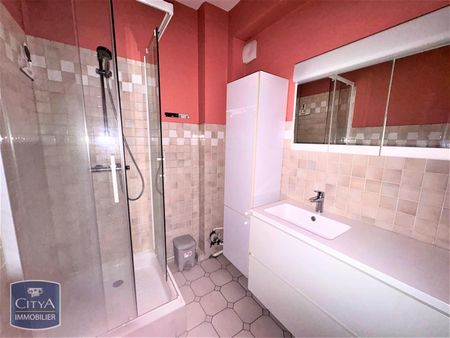 Location Appartement 3 pièces 67m² LILLE 59000 - Photo 4