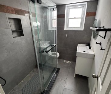 7792 WILSON Crescent #Main Floor - Photo 3