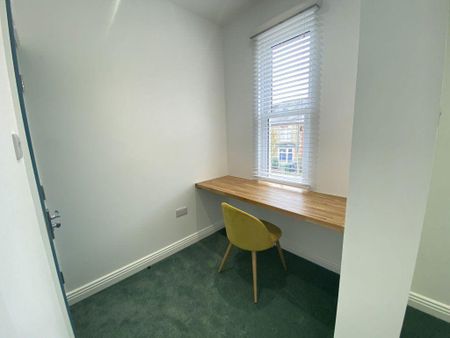 1 bedroom in a house share to rent - Photo 4