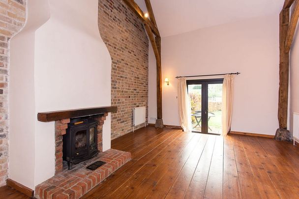 A well presented barn conversion with a wealth of character. - Photo 1
