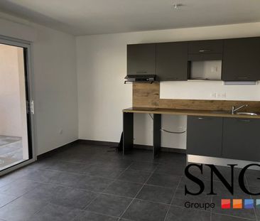 T3 AVEC BALCON ET DEUX PARKINGS - Photo 2