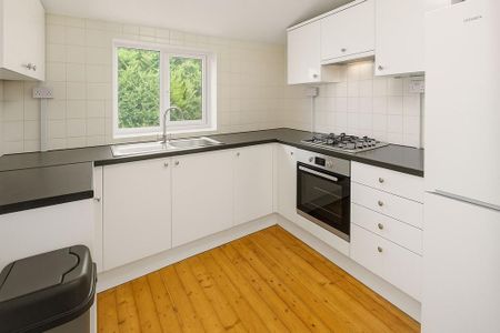 4 bedroom terraced house to rent - Photo 5