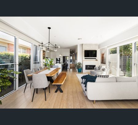 346 Koornang Road, Carnegie VIC 3163 - House For Rent | Domain - Photo 3