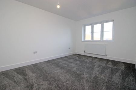 3 bedroom end of terrace house to rent - Photo 2
