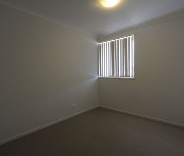 Perfectly Positioned Townhouse - Photo 5