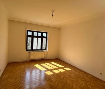 Altbauwohnung Nähe Landesregierung! - Photo 2