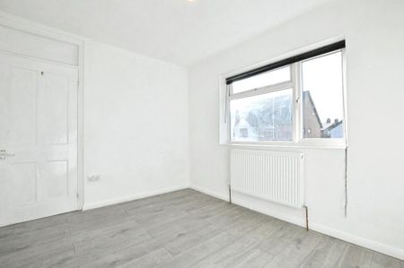 3 bedroom detached house to rent - Photo 3