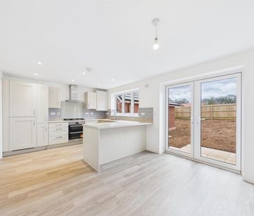 4 BED Detached house To rent - Photo 5
