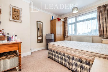 3 bedroom house to rent Bruce Avenue, BN11 - Photo 3