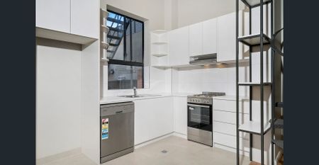 A Newly Refurbished 3 Bedroom Home Where New York Style Meets Petersham Charm - Photo 4