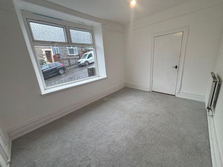 4 bedroom terraced house to rent - Photo 5