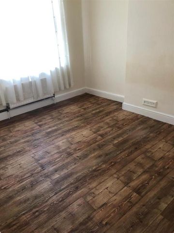 1 bedroom property to rent - Photo 2