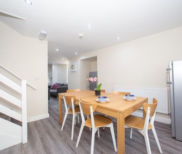 6 bedroom end of terrace house to rent - Photo 4
