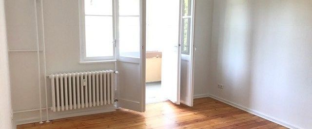 Charmante Altbauwohnung mit Dielenböden und Balkon - Photo 1