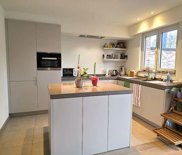 Prachtig appartement met 2 slaapkamers, ruim terras en garagebox in... - Photo 3