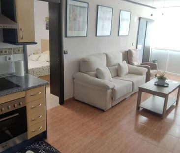 Alquiler de piso en Calle Carlos Arniches - Photo 2