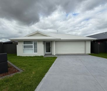 26 Marlowe Avenue, Anambah, NSW 2320 - Photo 1