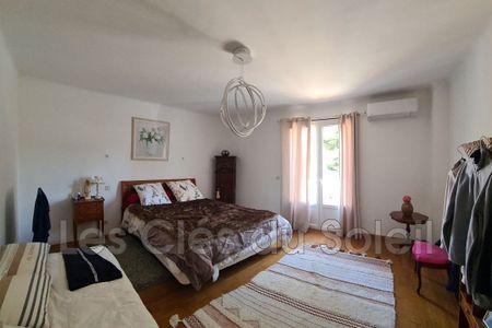 Location Maison 3 pièces 134m² ST CYR SUR MER 83270 - Photo 3