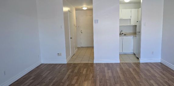 Studio clientèle 50 ans et plus, NON FUMEUR, 3 ième étage, inclus Hydro - Photo 2